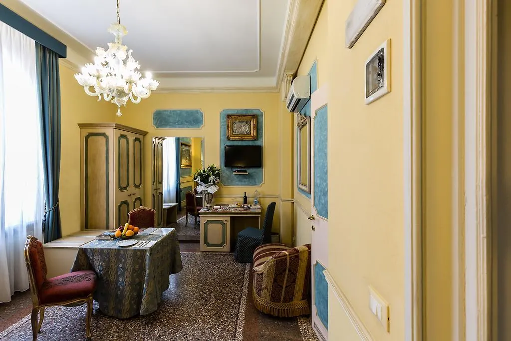 ** Bed & Breakfast Antica Residenza D'Azeglio Room&Breakfast Di Charme Bologna Italy
